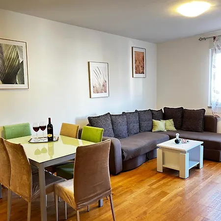 Ivki's Apartment Makarska